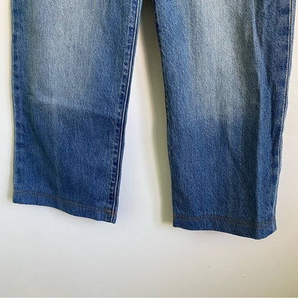 Levi’s Ribcage Straight High-Rise Ankle Jeans in Medium Wash • US 25 - Picture 3 of 10